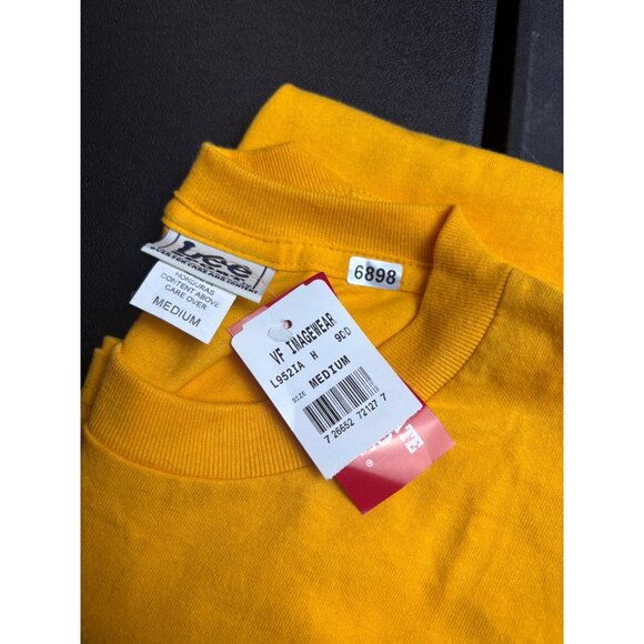 Iowa Hawkeyes NWT  T-Shirt Medium VF Imagewear Lee 100% Cotton Yellow - Picture 10 of 10